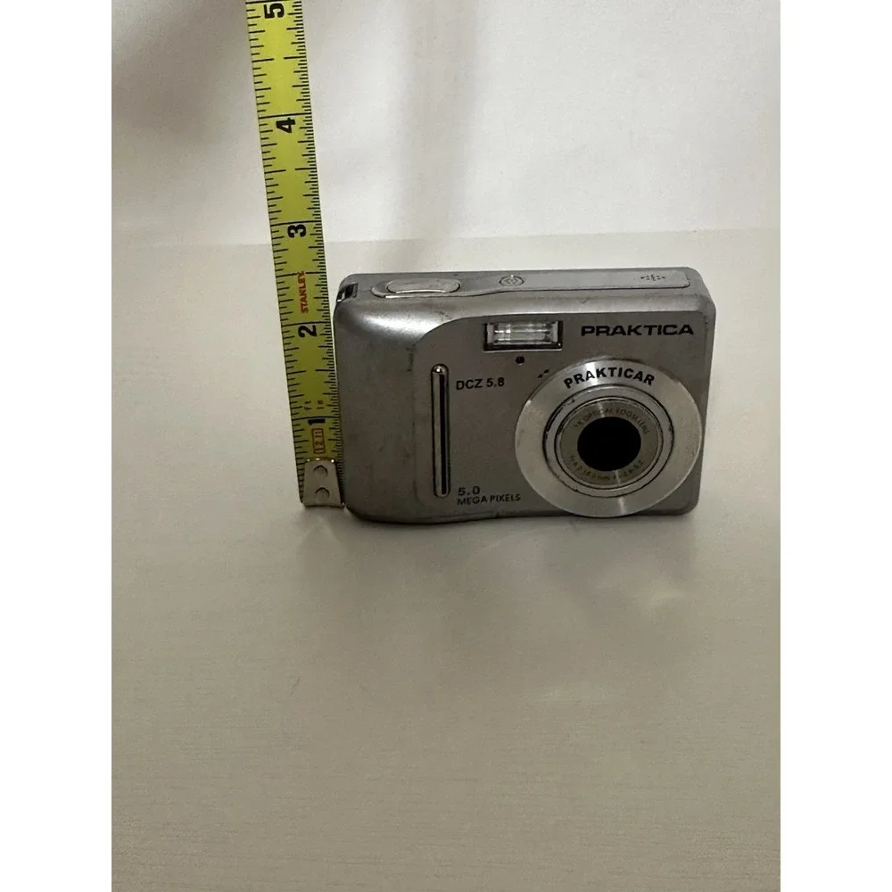 Praktica DCZ 5.8 digital camera For Parts